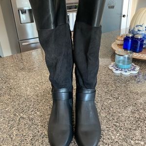 Sz 8.5 black tall boots. Wide calf suede & leather
